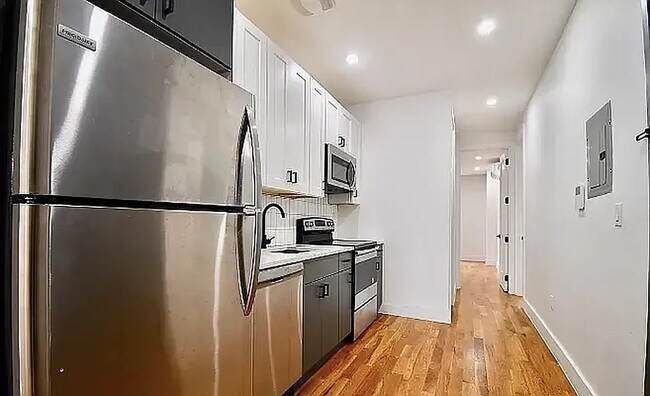 Building Photo - 588 Quincy St