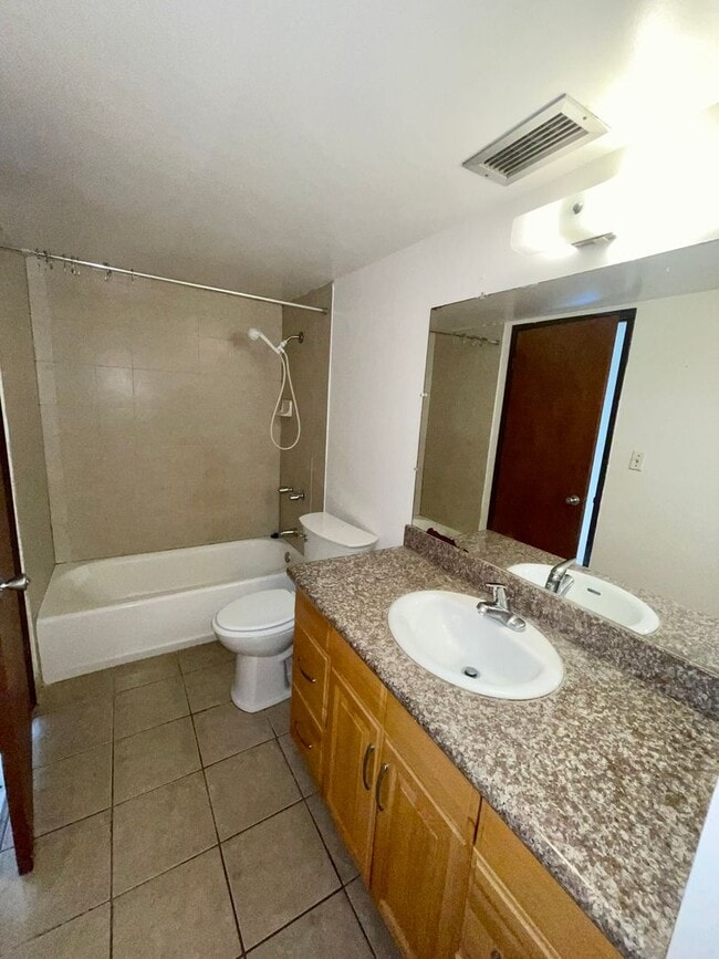 Building Photo - Spacious 1 bed, 1 bath, 1 parking Condo with a huge-covered lanai located in Wahiawa!