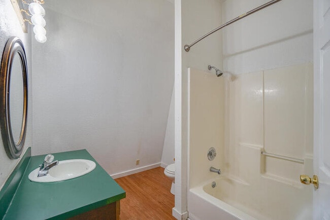 Building Photo - COUNTRY LIVING JUST OUTSIDE Of washougal