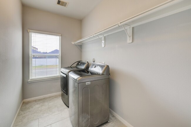 Building Photo - 6302 Provident Green Dr