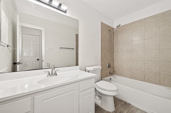 Building Photo - 3143 Oakwood Run Dr