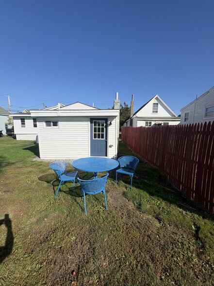 Building Photo - 104 Cable Ave