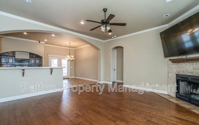 Building Photo - 7900 Shreveport Dr