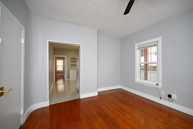 Building Photo - 6 Beacon St