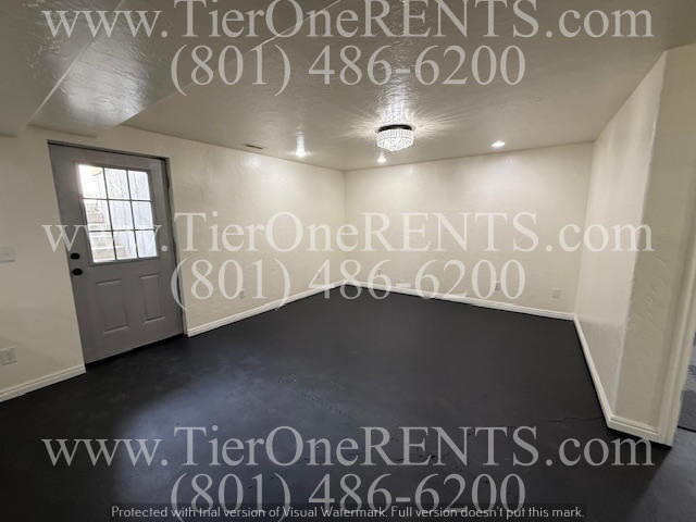 Building Photo - This property offers a NO DEPOSIT option a...