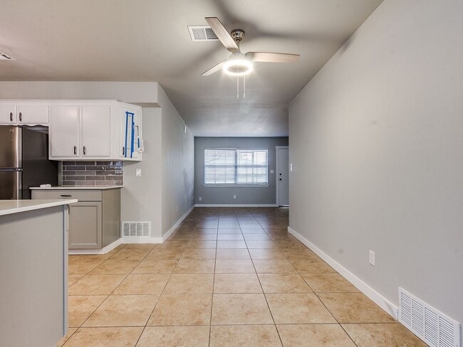 Building Photo - Spacious 4 bedroom in Edmond!
