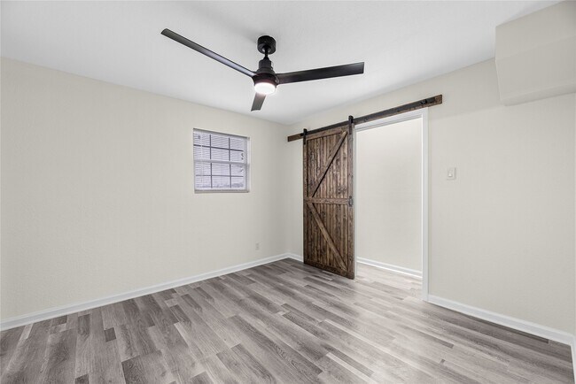 Building Photo - 7614 Grahamcrest Dr
