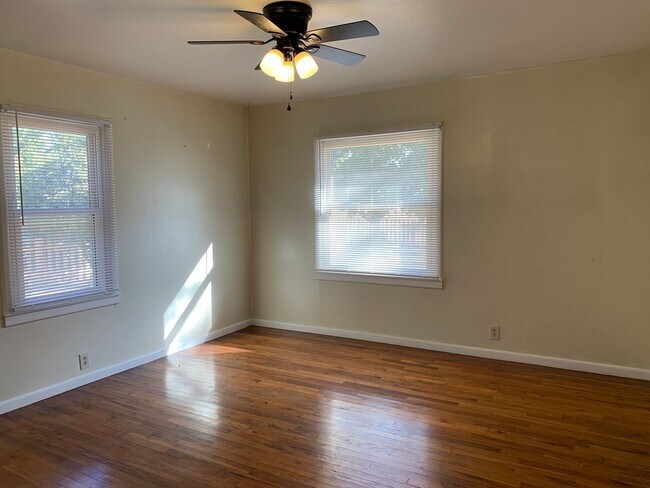 Building Photo - 602 El Margarita Rd