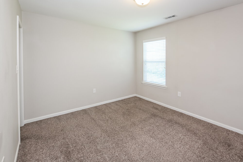 Building Photo - 2860 Meadow Creek Dr