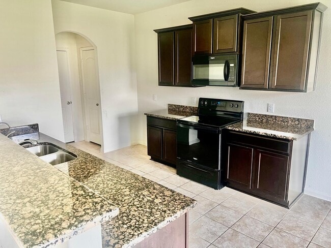 Building Photo - 6159 El Oro Dr