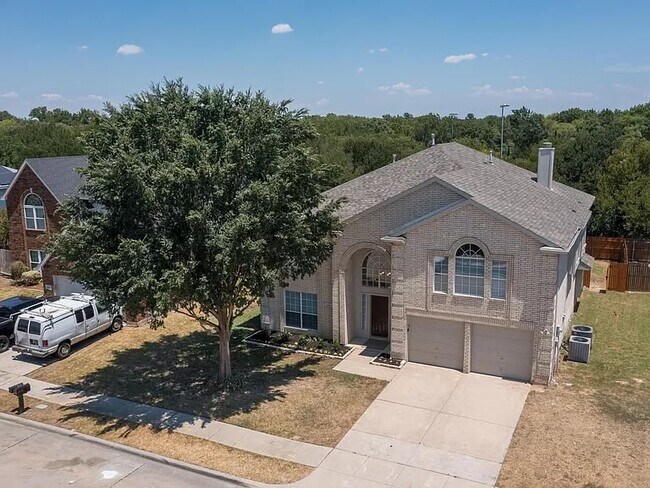 Building Photo - 4729 Woodhaven Ln