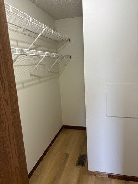 Building Photo - 1329 E 21st Ter