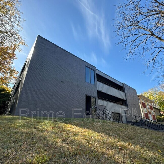 Building Photo - 2343 B St