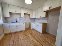 Building Photo - 1115 N Louise Dr