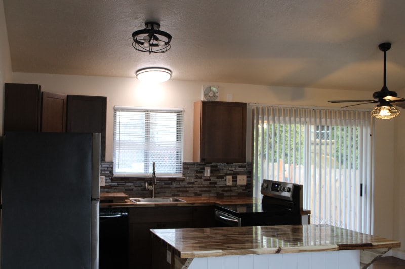 Building Photo - 10915 SW Hall Blvd