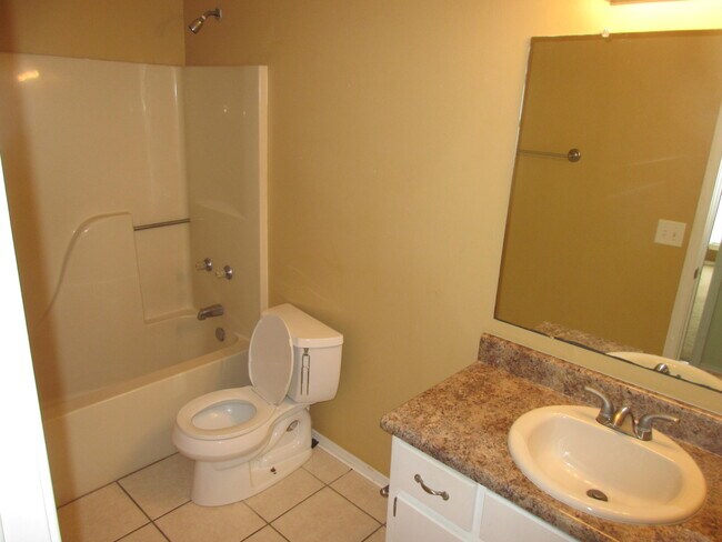 Building Photo - 9608 Brentwood Blvd