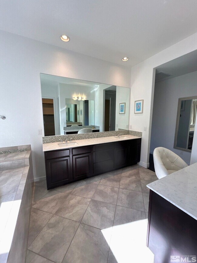 Building Photo - 2070 Blue Boy Ln