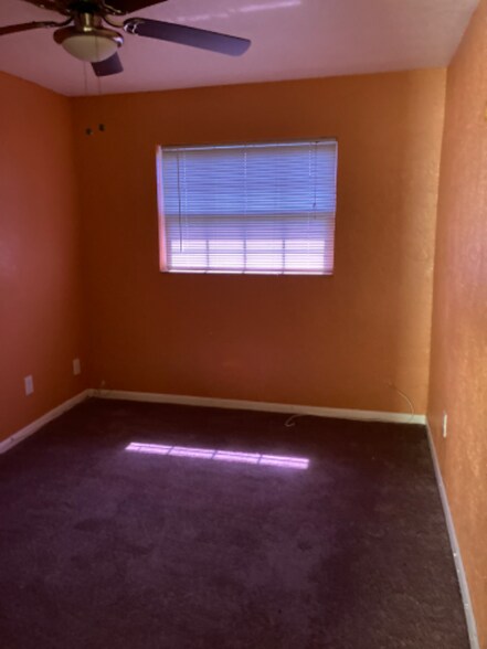 Building Photo - 1615 Avenue E