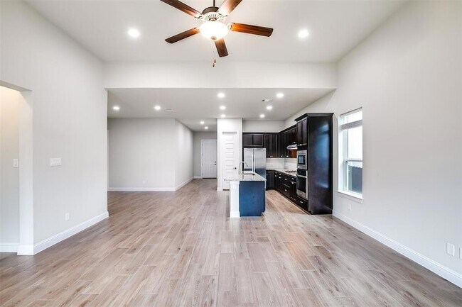 Building Photo - 600 C-Bar Ranch Trl