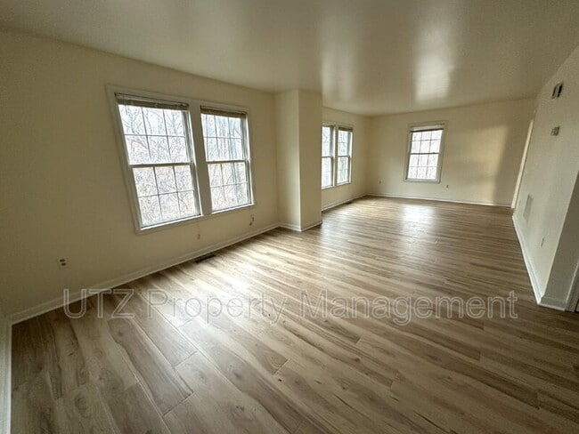 Building Photo - 80 Ridge Rd