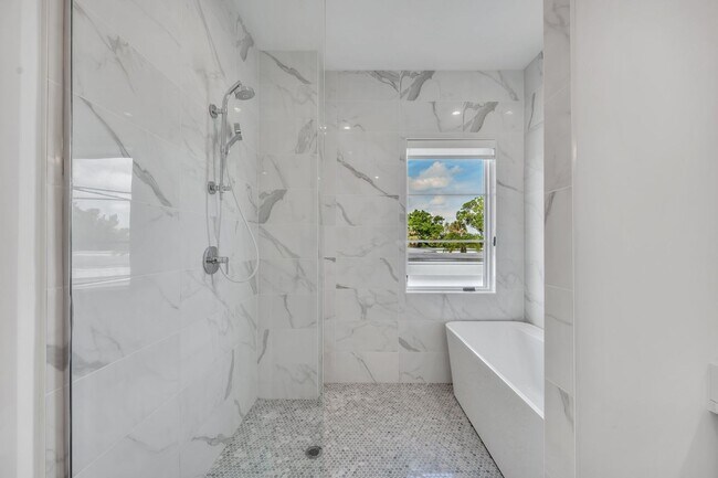 Building Photo - New Construction- walk to Park Avenue
