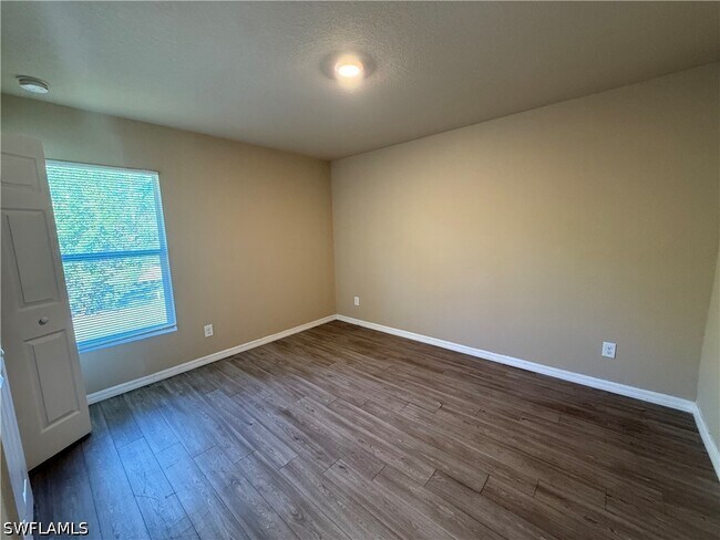 Building Photo - 6129 Laurelwood Dr