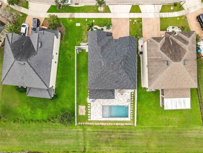Building Photo - 4993 Southlawn Ave