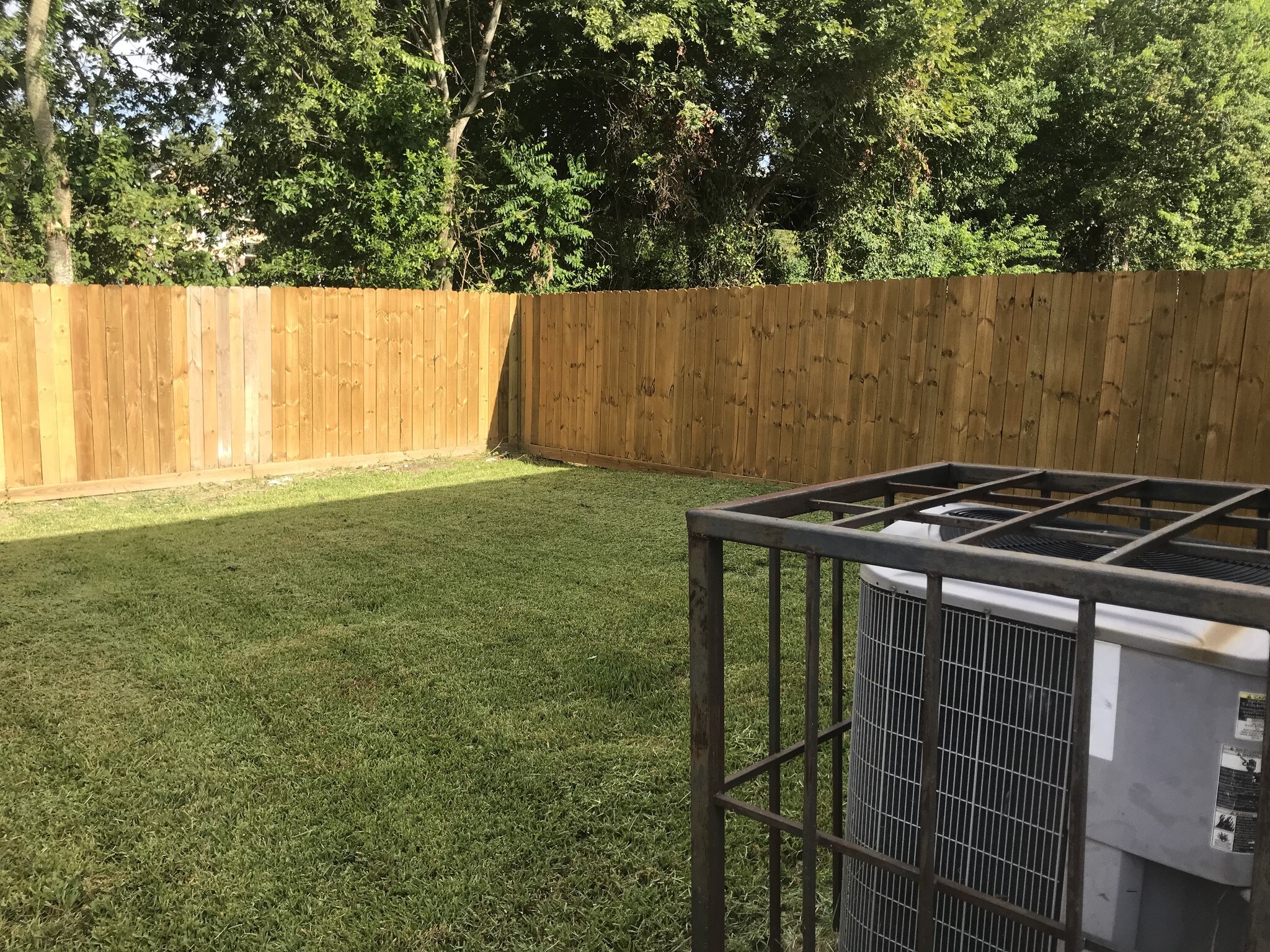 Building Photo - 6950 Paris St