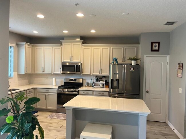 Building Photo - 393 Evertree Loop