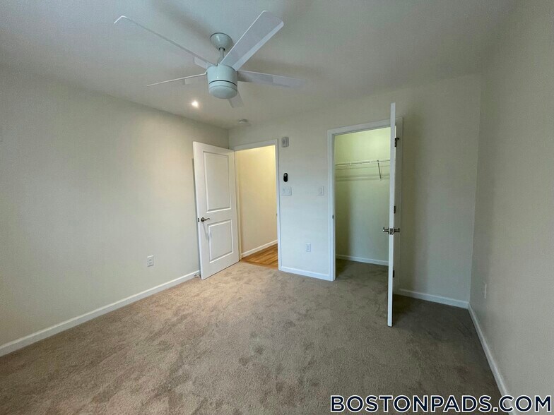 Building Photo - 152 Thornton St