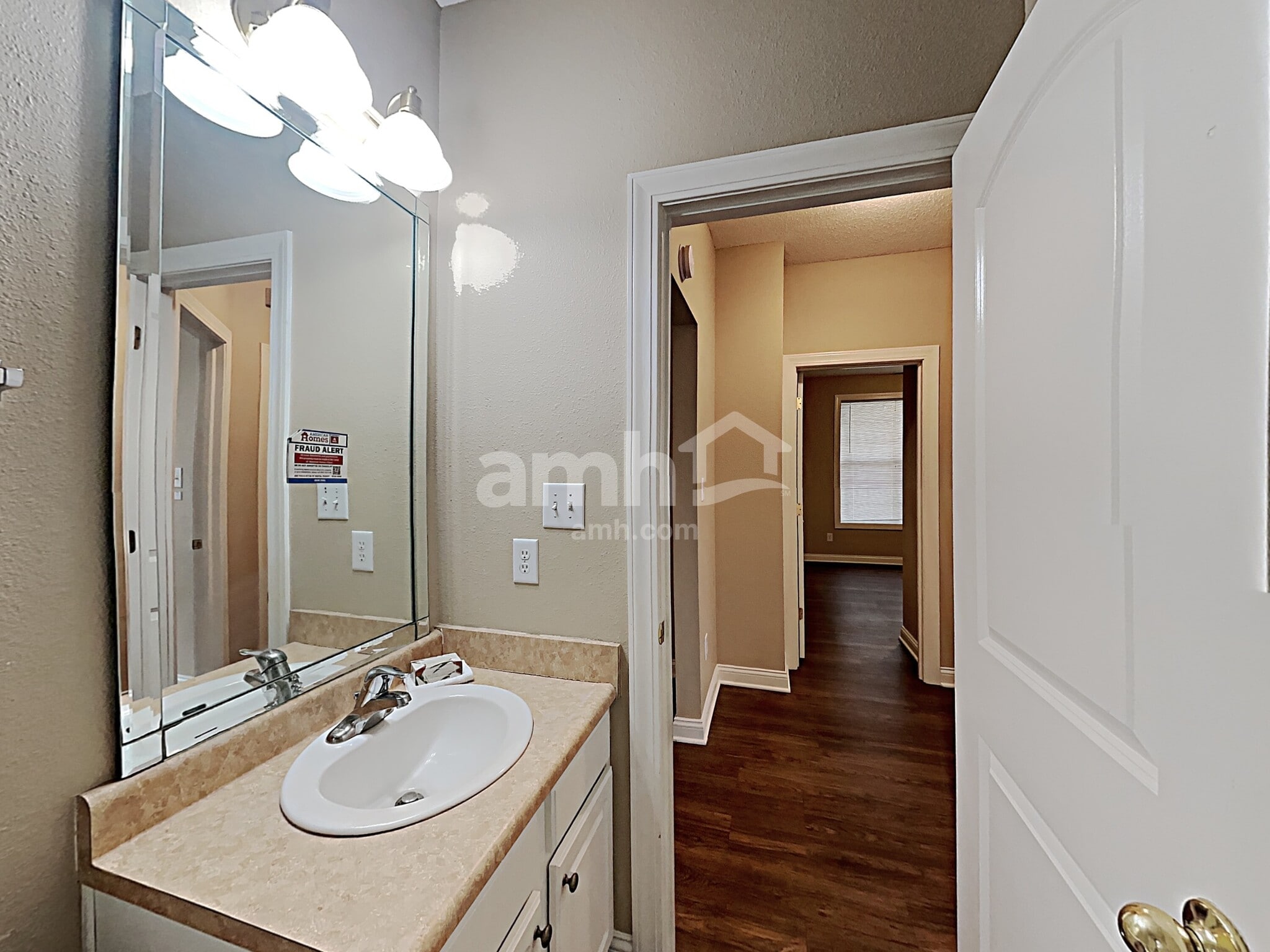 Building Photo - 5902 Cabot Dr