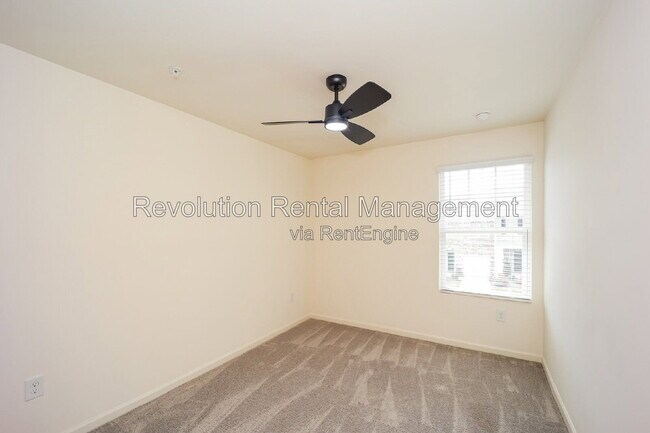 Building Photo - 544 Magnolia Cir