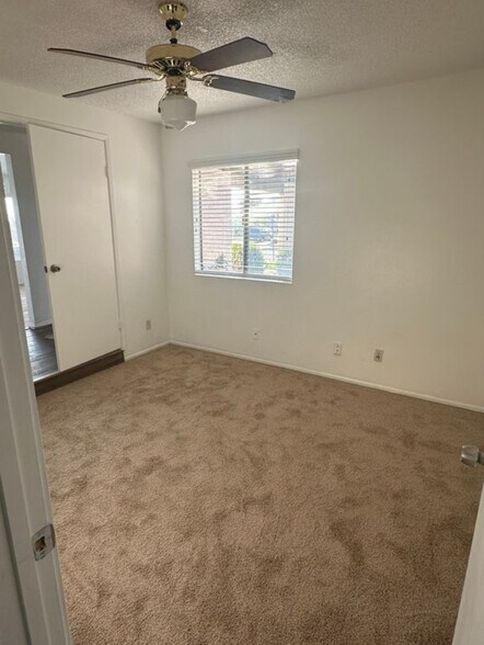 Building Photo - 1602 Viola Pl