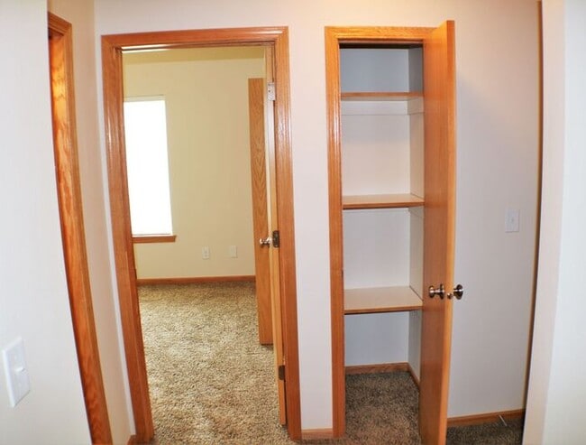 Building Photo - $1,200 | 2 Bedroom, 2 Bathroom Condo | No ...
