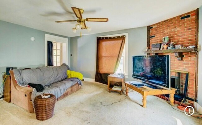 Building Photo - 205 W Fulton St