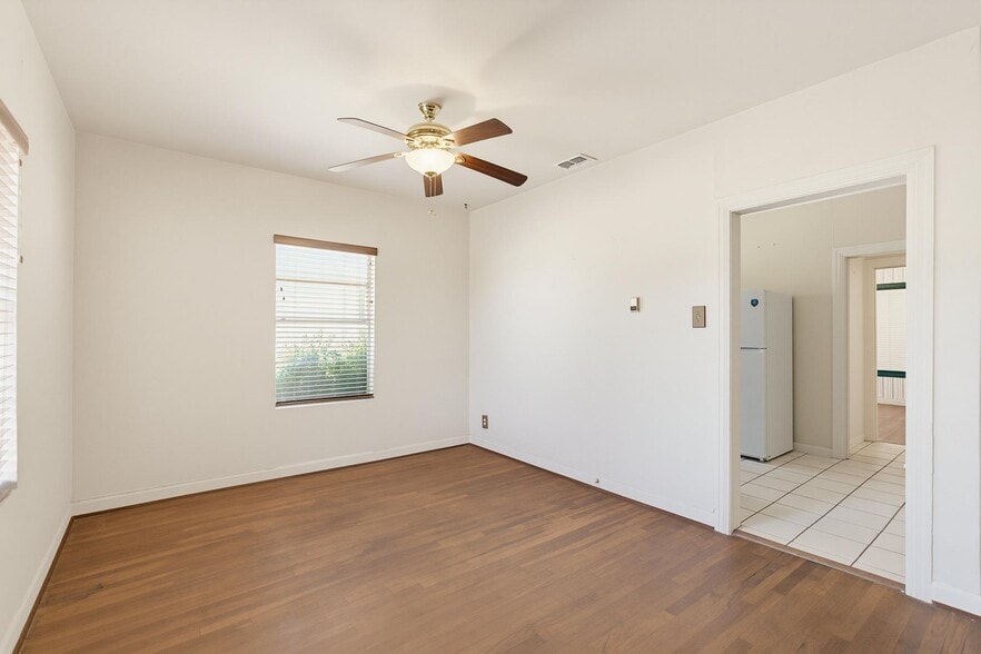 Building Photo - 2717 S 11th St