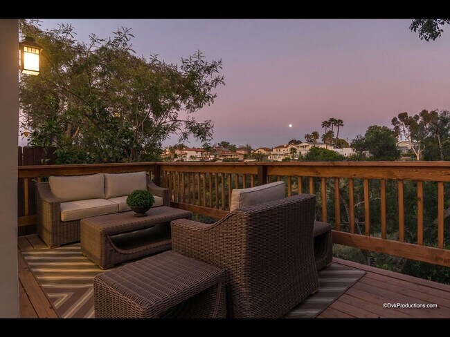 deck in front of garage - 5009 Ellison Plz