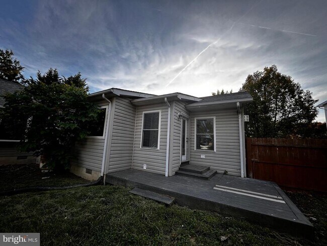 Building Photo - 123 Meadowbrooke Pl