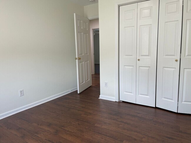 Building Photo - Single Family Home West Nashville Croleywood