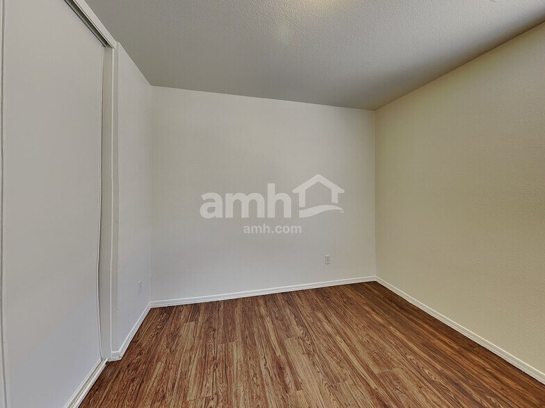Building Photo - 16400 N Lasso Dr