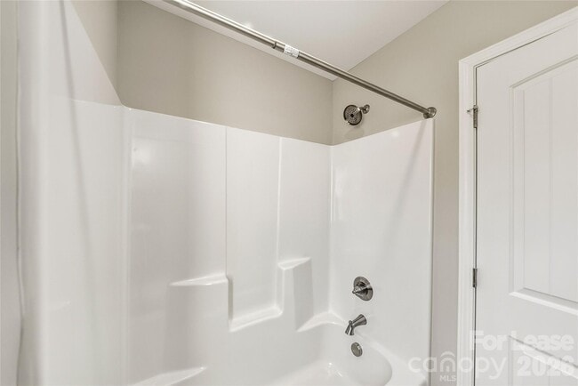 Building Photo - 11507 Vly Oaks Ln