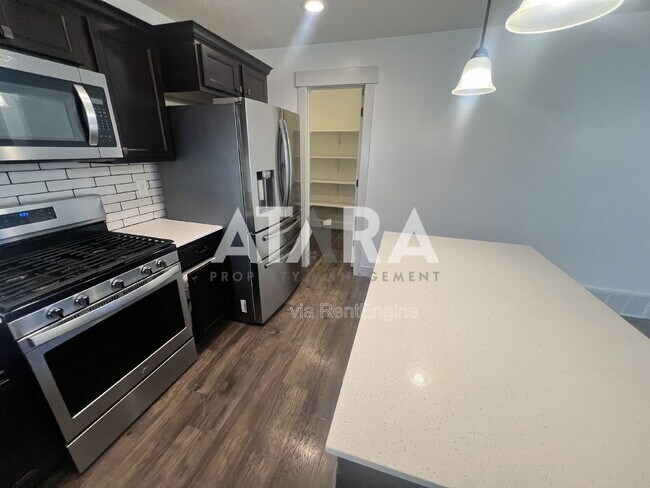 Building Photo - 1788 W Fall Brook Dr