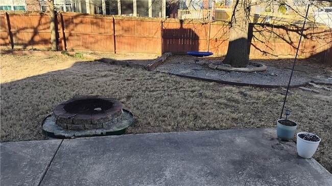 Building Photo - 3909 NE Kensington Ave