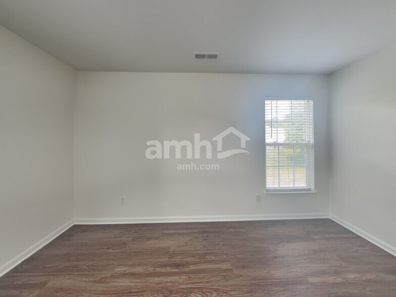 Building Photo - 1001 Finley Ct