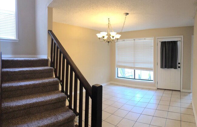 Building Photo - 1324 Sharlo Ave