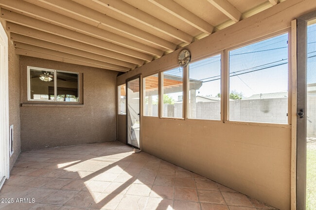 Building Photo - 3823 W Lawrence Rd