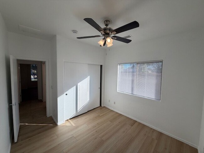 Building Photo - Charming 3 Bed, 2 Bath in Surprise