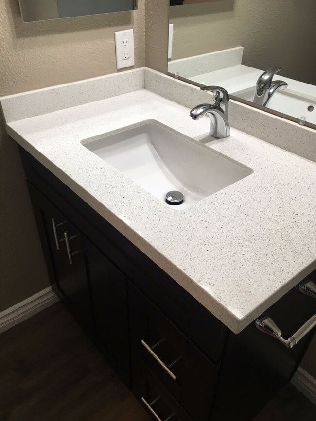 Building Photo - 859-861 Mola Vista Way