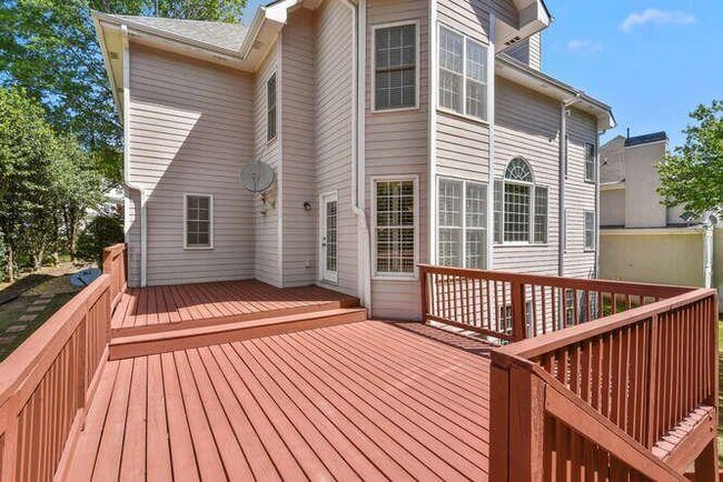 Building Photo - 330 Winherst Ln
