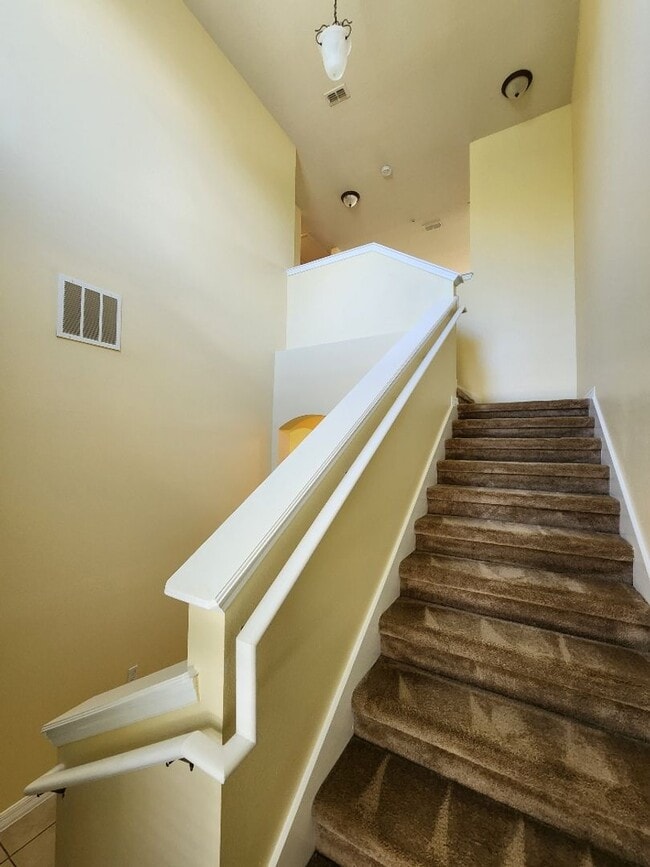 Building Photo - Gorgeous 3-Bedroom, 2.5-Bathroom Townhome in Orlando